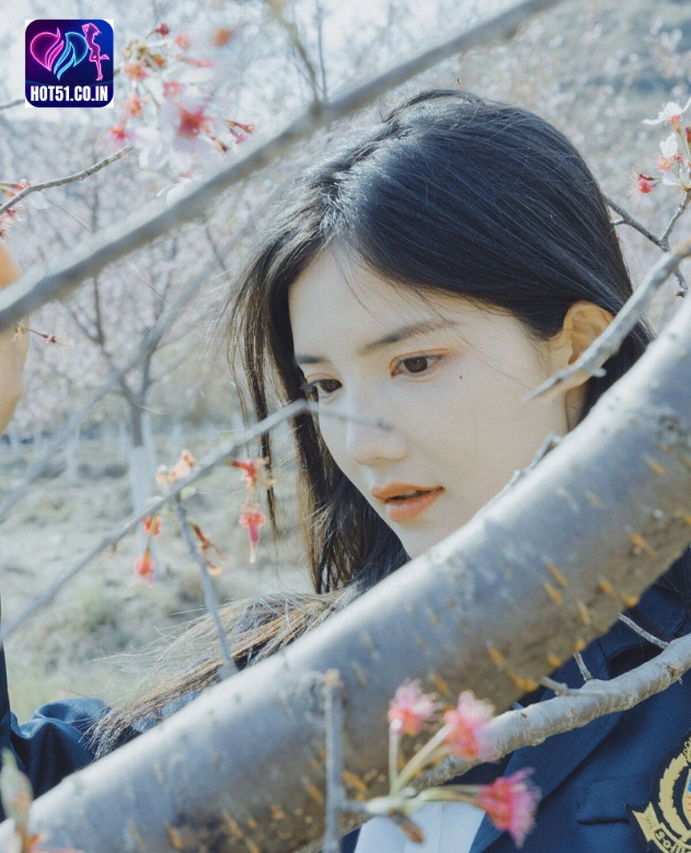 Yan Shi Yi-Hot51live