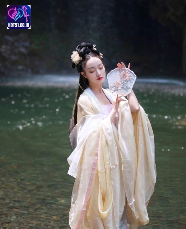 Beautiful Ling Zi Xi di Hot51 A Dive into Elegance 5 - Hot51 Ling Zi Xi-Hot51live